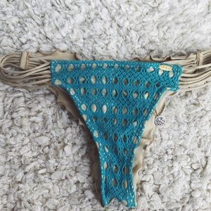 LULI FAMA - Turquoise & Gold Burbujas De Amor